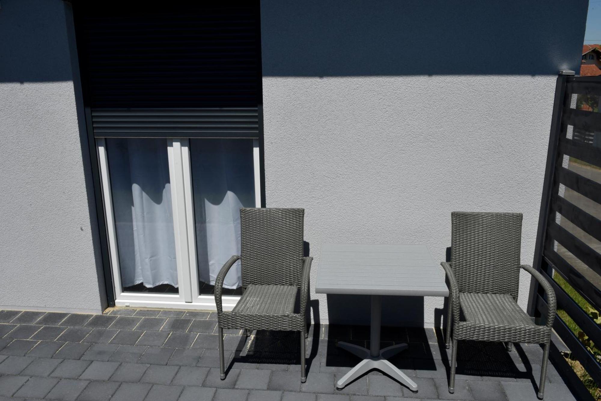 Apartmani i Bungalovi TROJKA Banja Luka Ruang foto