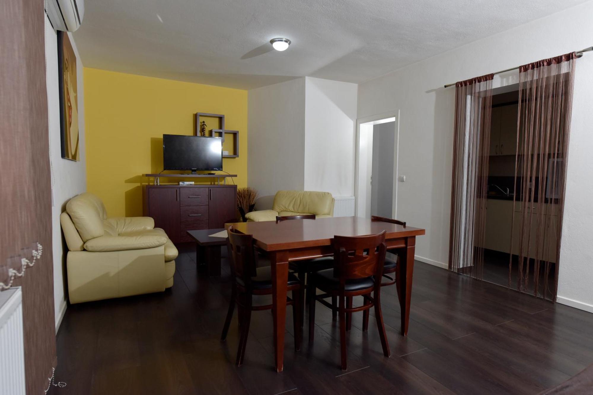 Apartmani i Bungalovi TROJKA Banja Luka Ruang foto