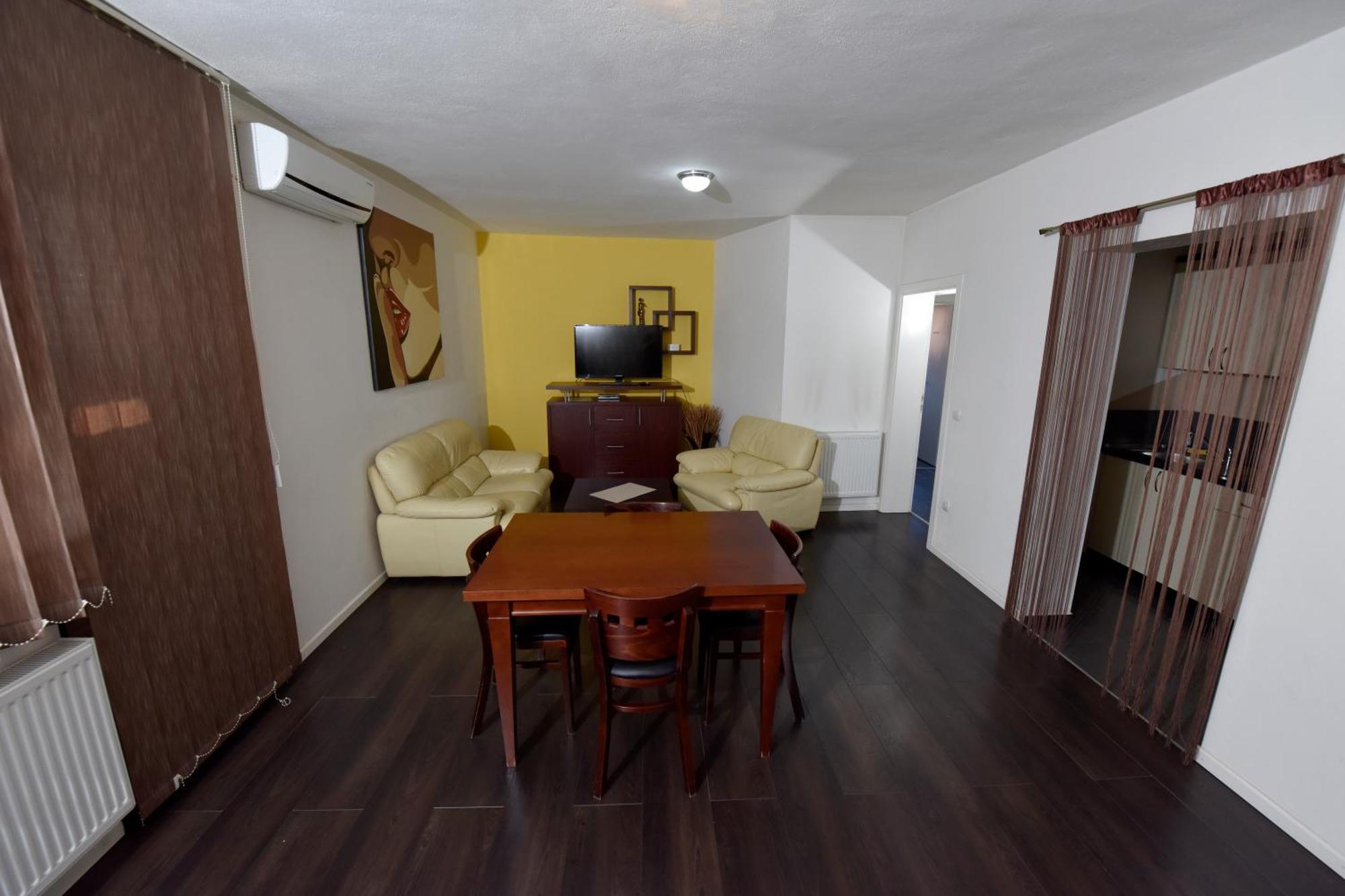 Apartmani i Bungalovi TROJKA Banja Luka Ruang foto